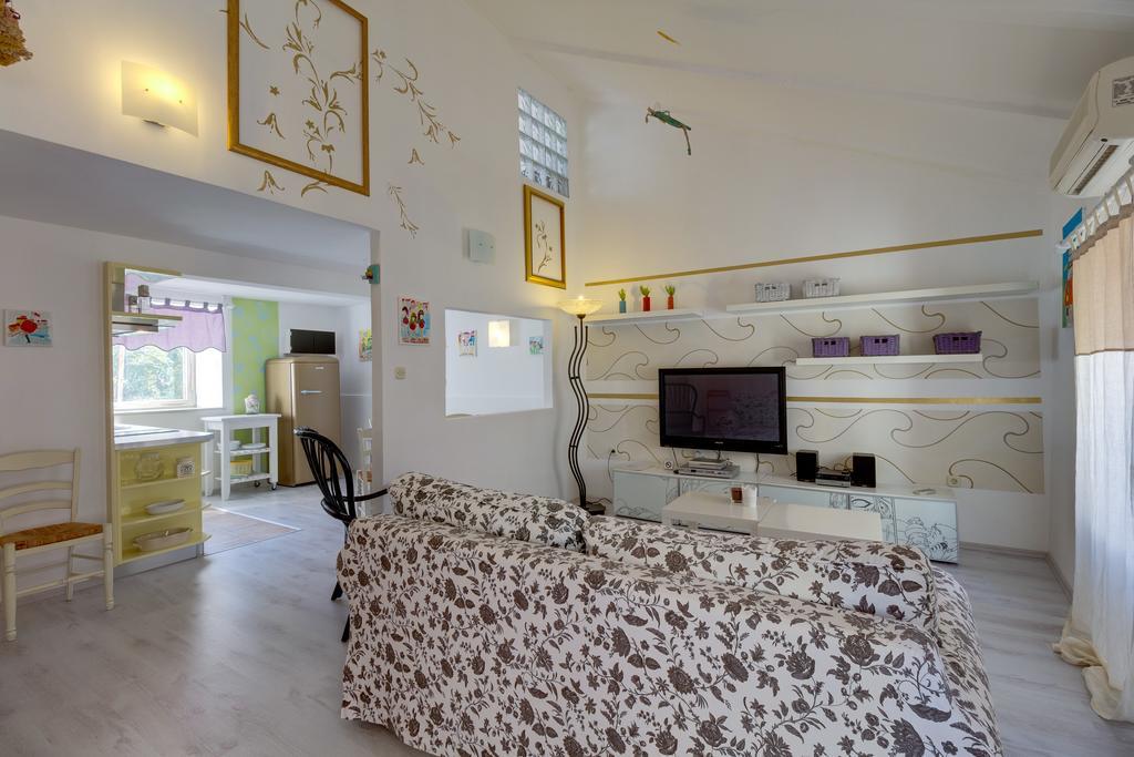 Apartments Mandarina Mali Lošinj Εξωτερικό φωτογραφία